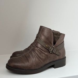 BareTraps Ysidora Ankle Boots in Tan Faux Leather